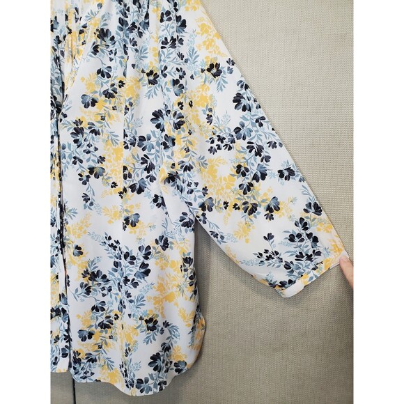 NYDJ Off-White Floral Print Pleated Back 3/4 Sleeve Button-Up Top Size 2X - Picture 2 of 5